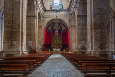 Valladolid, İspanya, 7 Haziran 2022: İspanya 'nın Valladolid kentindeki katedralin içi.