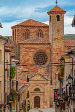 Siguenza, İspanya, 6 Haziran 2022: İspanya 'nın Siguenza kentinde Santa Mar Katedrali.