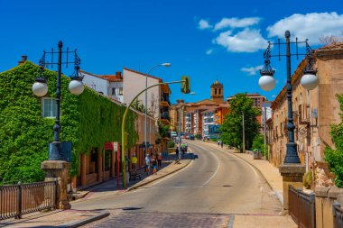 Soria, İspanya, 5 Haziran 2022: İspanya 'nın Soria kentindeki Roma köprüsü.