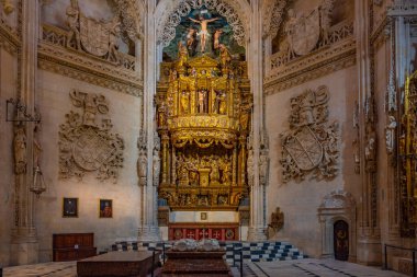 Burgos, İspanya, 4 Haziran 2022: İspanya 'nın Burgos kentindeki katedralin içi.