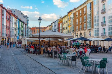 Burgos, İspanya, 3 Haziran 2022: Burgos, İspanya 'da gece hayatı.