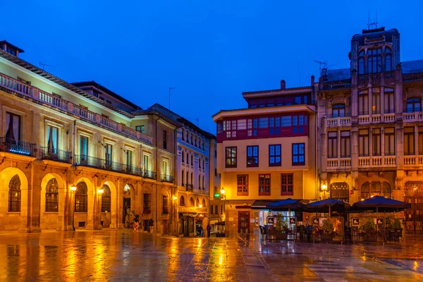 Oviedo España Junio 2022 Vista Nocturna Una Calle Del Casco —  Fotos de Stock