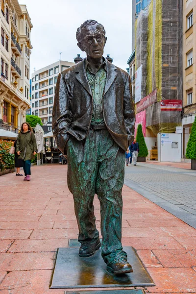 Oviedo Hiszpania Czerwca 2022 Statua Woody Ego Allena Oviedo Hiszpania — Zdjęcie stockowe