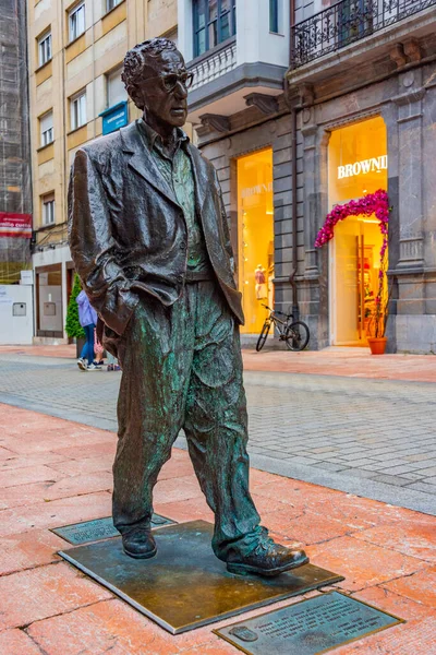 Oviedo Hiszpania Czerwca 2022 Statua Woody Ego Allena Oviedo Hiszpania — Zdjęcie stockowe
