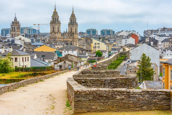 stock image Lugo, Spain, June 11, 2022: The cathedral in Lugo viewed from the roman wall, Spain.