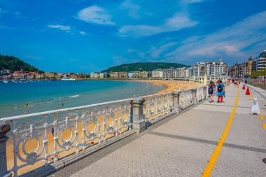 San Sebastian, İspanya, 2 Haziran 2022: San Sebastian, İspanya deniz kenarı manzarası.