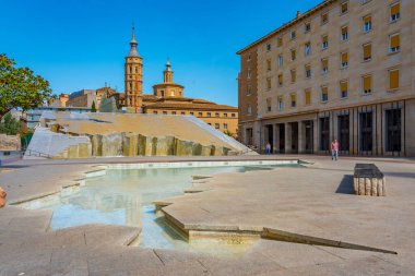Zaragoza, İspanya, 30 Mayıs 2022: Fuente de la hispanidad, Zaragoza İspanya