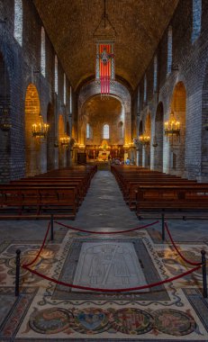 Ripoll, İspanya, 28 Mayıs 2022: İspanya 'daki Santa Maria de Ripoll Manastırı.