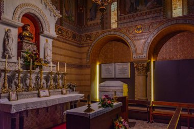 Ripoll, İspanya, 28 Mayıs 2022: İspanya 'daki Santa Maria de Ripoll Manastırı.