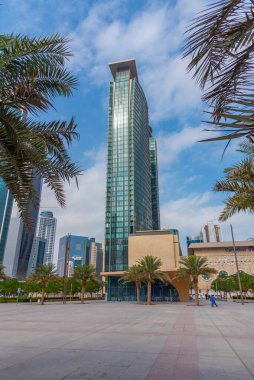 Doha, Katar, 17 Ocak 2022: Doha, Katar 'ın merkezindeki yüksek binalar.