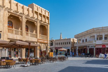 Doha, Katar, 17 Ocak 2022: Doha, Katar 'daki souq waqif' te geleneksel pazar.