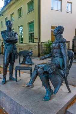 Turku, Finlandiya, 19 Temmuz 2022: Rusya İmparatoru I. Alexander ile İsveç Veliaht Prensi Carl Johan arasında 1812 'de Turku' da yapılan görüşmenin 200. yıldönümü anısına dikilen anıt.