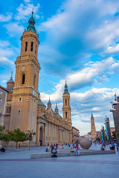 Zaragoza Spanien Maj 2022 Människor Strosar Framför Basilikan Nuestra Senora — Stockfoto