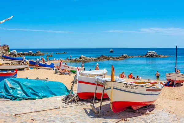 Palafrugell Spain Травня 2022 Люди Насолоджуються Сонячним Днем Пляжі Палафрагелі — стокове фото