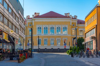 Jyvaskyla, Finlandiya, 24 Temmuz 2022: Finlandiya 'da Jyvaskyla Lisesi' nin tuğla binası.