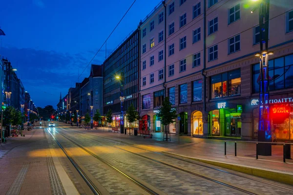 2022年7月21日フィンランド タンペレ フィンランド タンペレのハメナツ通りの夕景 — ストック写真