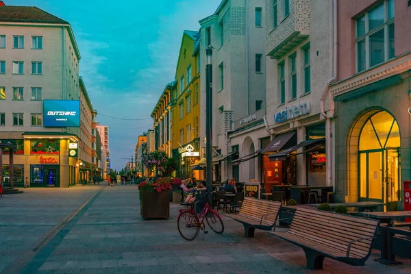 Oulu Finlândia Julho 2022 Vista Pôr Sol Uma Rua Comercial — Fotografia de Stock