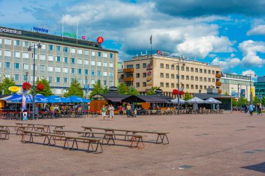 Joensuu, Finlandiya, 25 Temmuz 2022: Joensuu 'nun Finlandiya' daki ana meydanı.