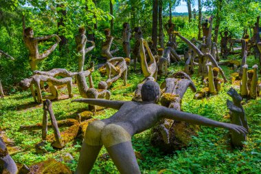 Koitsanlahti, Finlandiya, 26 Temmuz 2022: Finlandiya 'daki Parikkala Heykel Parkı.