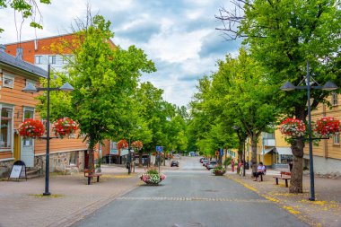 Lappeenranta, Finlandiya, 26 Temmuz 2022: Lappeenranta, Finlandiya 'da ticari bir caddenin görüntüsü..