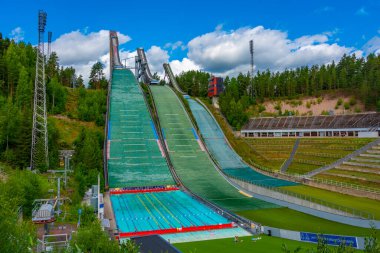 Lahti, Finlandiya, 27 Temmuz 2022: Finlandiya 'nın Lahti kentindeki kayakla atlama stadyumu.