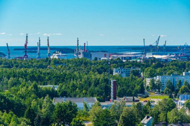 Rauma, Finlandiya, 29 Temmuz 2022: Finlandiya 'daki Rauma limanının silüeti.