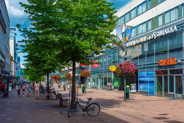 2022年7月25日フィンランド ヨエンスーの商店街の様子 — ストック写真