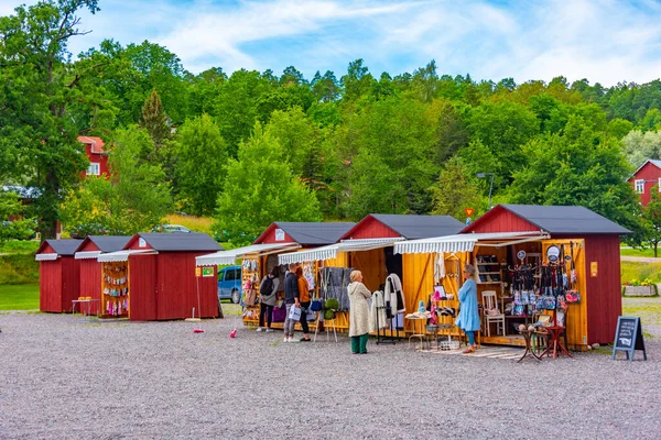 stock image Fiskars, Finland, July 28, 2022: Marketplace at the old factory in Fiskars, Finland.