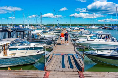 Mariehamn, Finlandiya, 30 Temmuz 2022: Finlandiya 'da Mariehamn marinasının manzarası.