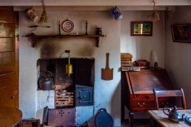 Cardiff, Galler, 16 Eylül 2022: St. Fagans Ulusal Tarih Müzesi 'ndeki tarihi kentsel evler.