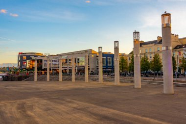 Cardiff, Galler, 16 Eylül 2022: Galler 'in başkenti Cardiff' teki Denizkızı Quay 'da Roald Dahl plaketi.