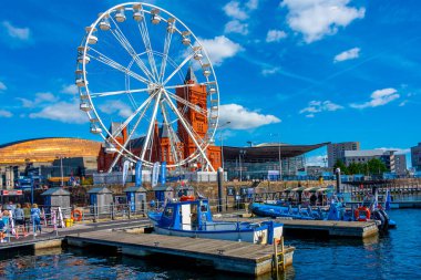 Cardiff, Galler, 17 Eylül 2022: Galler 'deki Cardiff körfezi Skyline.