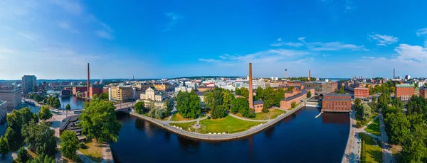 2022年7月22日 芬兰坦佩雷 芬兰坦佩雷Tammerkoski海峡边砖楼的空中景观 — 图库照片