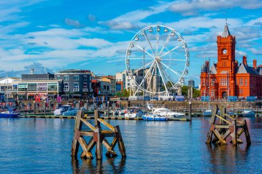 Cardiff, Galler, 17 Eylül 2022: Galler 'in başkenti Cardiff' te Denizkızı Quay.