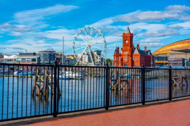 Cardiff, Galler, 17 Eylül 2022: Galler 'in başkenti Cardiff' te Denizkızı Quay.