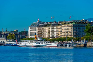 Cenevre, İsviçre, 19 Eylül 2022: İsviçre 'nin Cenevre kentinde göl kenarındaki bir gezinti alanındaki bulgular.