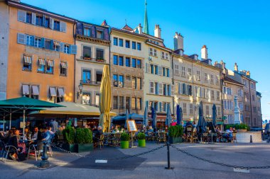 Cenevre, İsviçre, 19 Eylül 2022: İsviçre 'nin Cenevre kentindeki tarihi cadde.