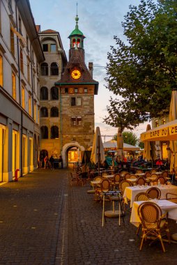 Cenevre, İsviçre, 19 Eylül 2022: İsviçre 'nin Cenevre kentindeki tarihi cadde.