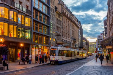 Cenevre, İsviçre, 19 Eylül 2022: İsviçre 'nin Cenevre kentinde gün batımı manzarası.