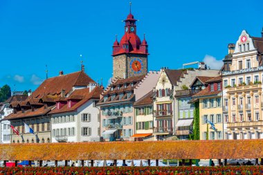 Luzern, İsviçre, 20 Eylül 2022: İsviçre 'nin Luzern kentinde Kapellbruecke Panoraması.