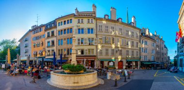 Cenevre, İsviçre, 19 Eylül 2022: İsviçre 'nin Cenevre kentindeki tarihi cadde.