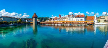 Luzern, İsviçre, 20 Eylül 2022: İsviçre 'nin Luzern kentinde Kapellbrucke Panoraması.