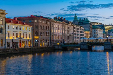 Goteborg, İsveç, 9 Temmuz 2022: İsveç 'in Goteborg.IMAGE şehrindeki büyük liman kanalı (stora hamnkanalen) manzarası