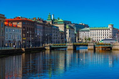 Goteborg, İsveç, 10 Temmuz 2022: İsveç 'in Goteborg.IMAGE şehrindeki büyük liman kanalı (stora hamnkanalen) manzarası