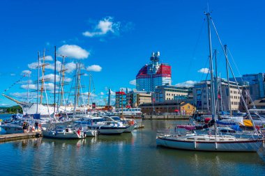 Goteborg, İsveç, 10 Temmuz 2022: Lilla Bombardıman uçağı ve Barken Viking gemisi inşa ediliyor.