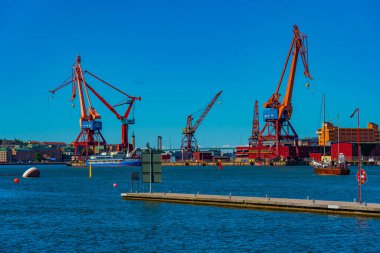 Goteborg, İsveç, 10 Temmuz 2022: İsveççe Goteborg limanında turnalar.