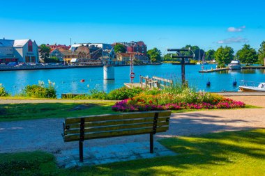 Trollhattan, İsveç, 12 Temmuz 2022: Marina, İsveç 'in Trollhattan kentinde bir Alv nehrinde.