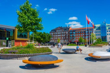 Trollhattan, İsveç, 12 Temmuz 2022 İsveç 'in Trollhattan kentindeki Drottningtorget Meydanı.