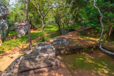 Sigiriya, Sri Lanka, 5 Şubat 2022: Sri Lanka 'daki Sigirya kaya kalesinde seyirci salonu.