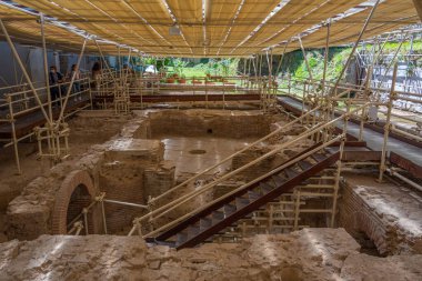 Napoli, İtalya, 19 Mayıs 2022: Napoli, İtalya 'daki Santa Chiara manastırındaki kazılar.